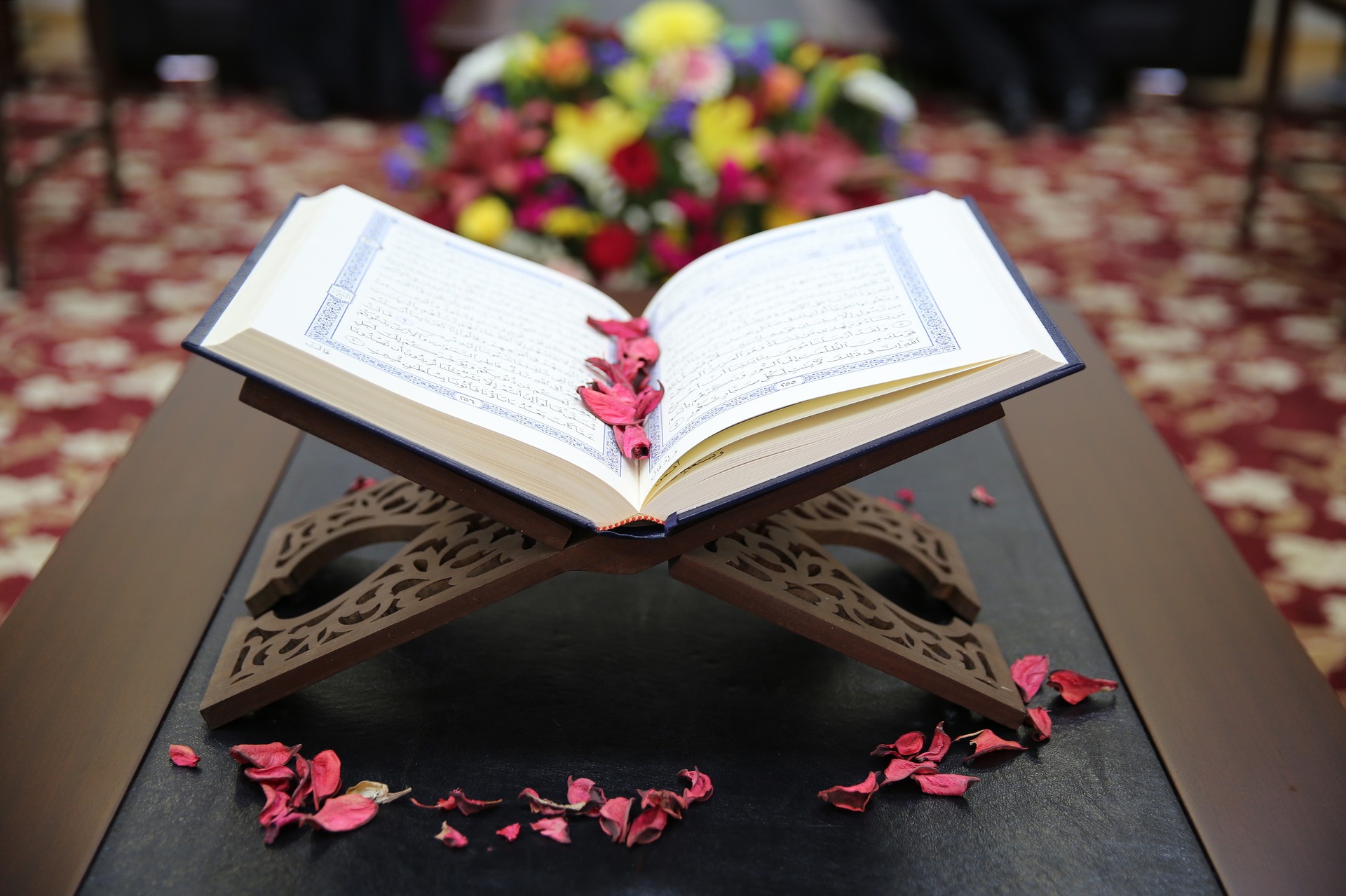 كيف تردّ على من يستدل بمخطوطات القرآن لدعوى تحريفه؟